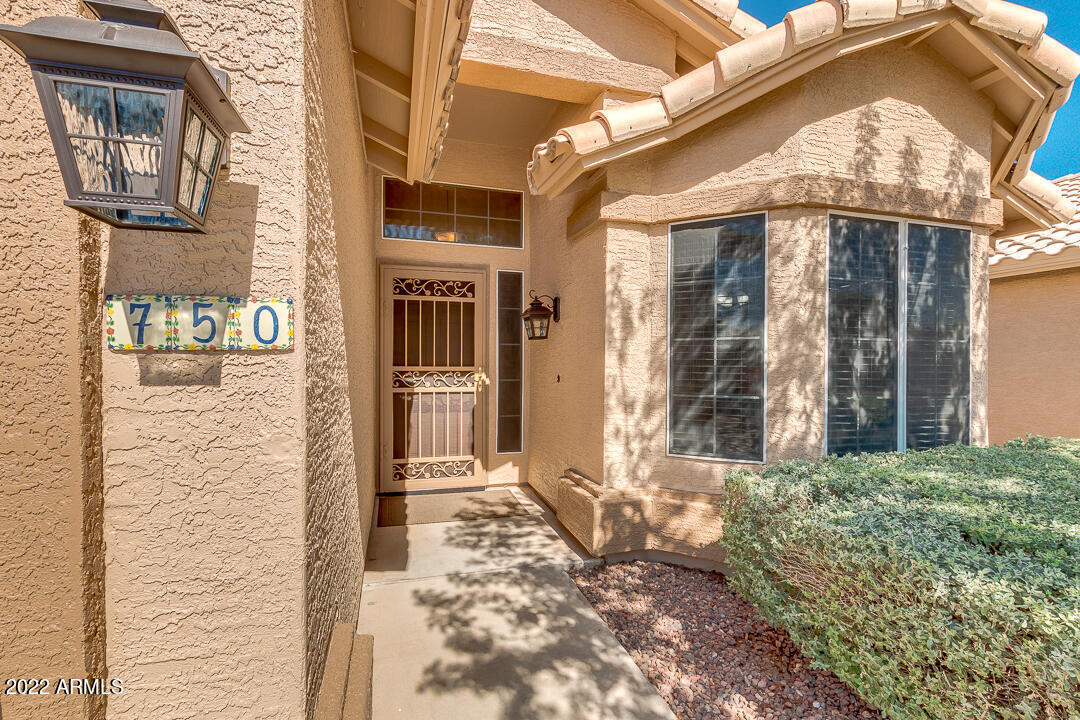 Primary Photo - 750 E Baylor Ln