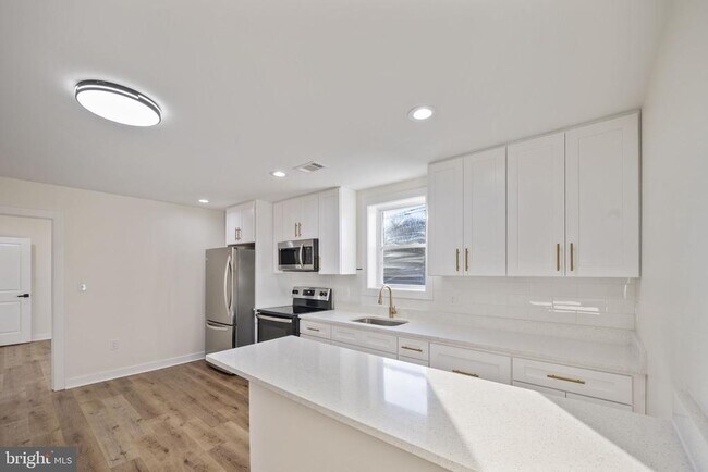 Foto del edificio - 555 S Marlyn Ave