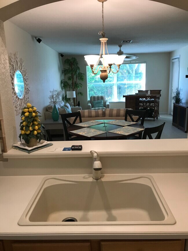 Foto del edificio - 9533 Roundstone Cir