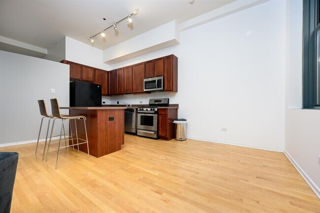 Foto del edificio - 208 W Washington St
