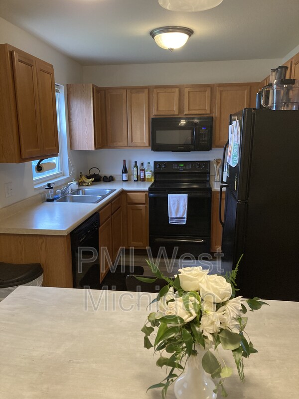 Foto del edificio - 364 Harbortown Ct
