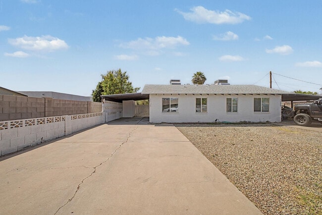 Building Photo - 2534 N 28th St