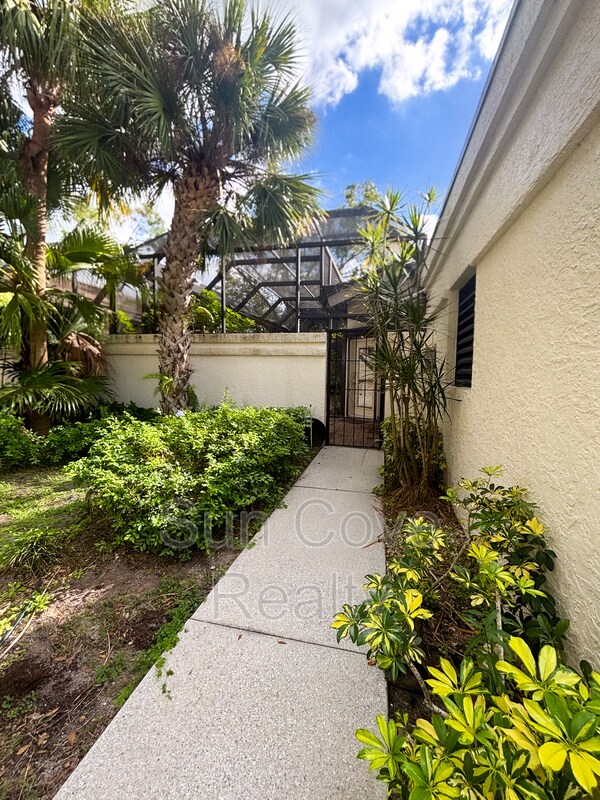 Foto del edificio - 4494 Ascot Cir N