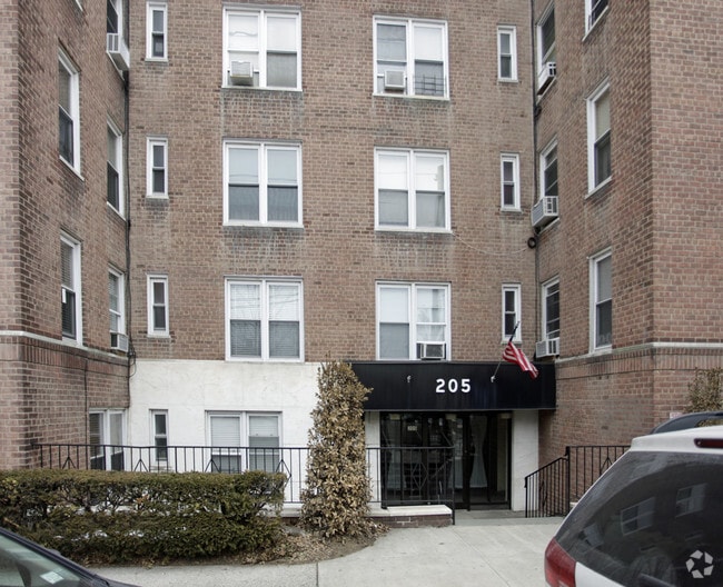 Building Photo - 205 E 238th