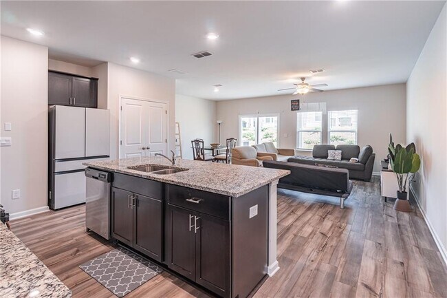 Building Photo - 1452 Villageside Ct