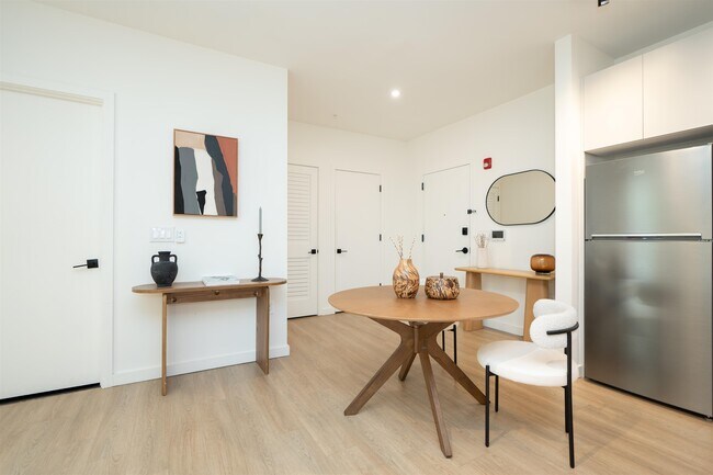 Building Photo - 328 Pacific Ave