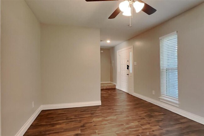 Foto del edificio - 2638 Brookdale Dr