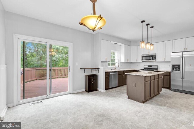 Foto del edificio - 6880 Ridge Water Ct