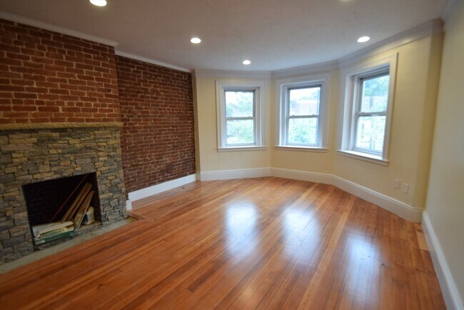 Foto del edificio - 1619 Beacon St