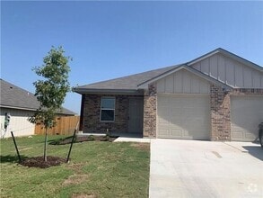 Building Photo - 715 B Kimble Dr