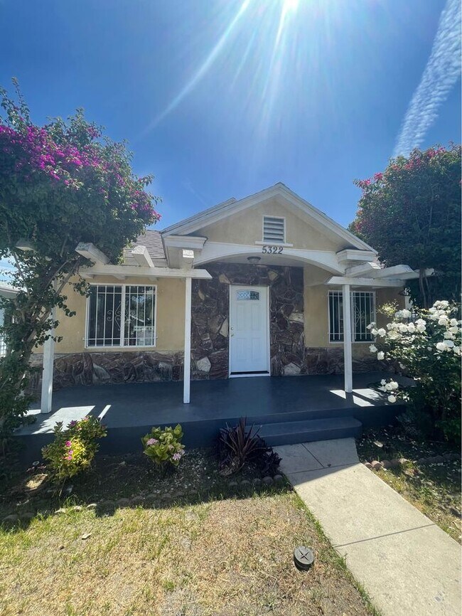 Afuera - 5322 2nd Ave