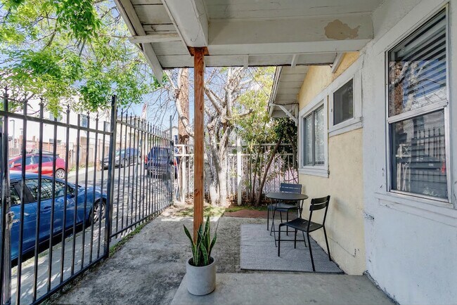 Foto del edificio - 318 Firmin St
