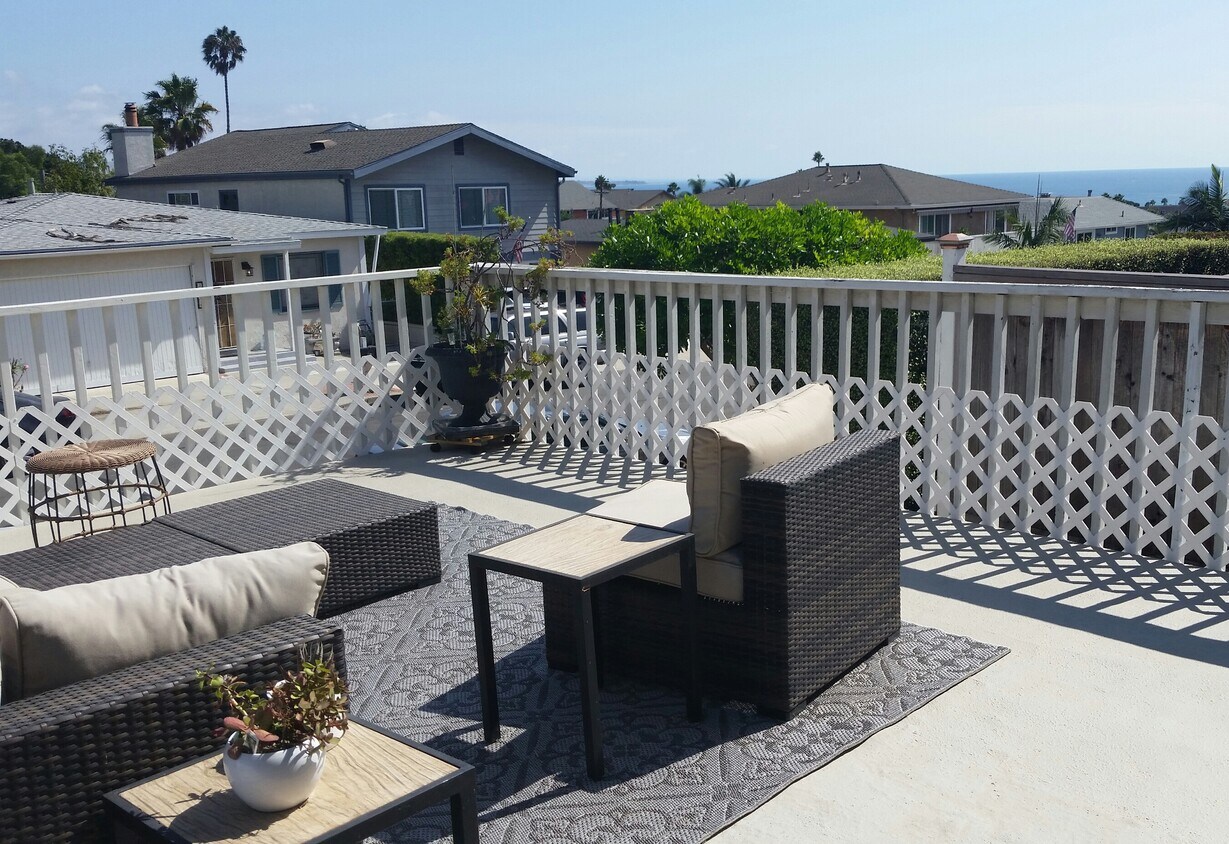 Oceanview Deck - 33773 Street of the Violet Lantern