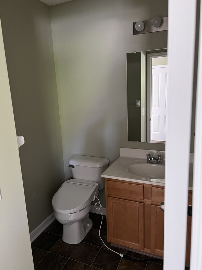 Half Bathroom (entry) - 5537 Goose Falls Dr