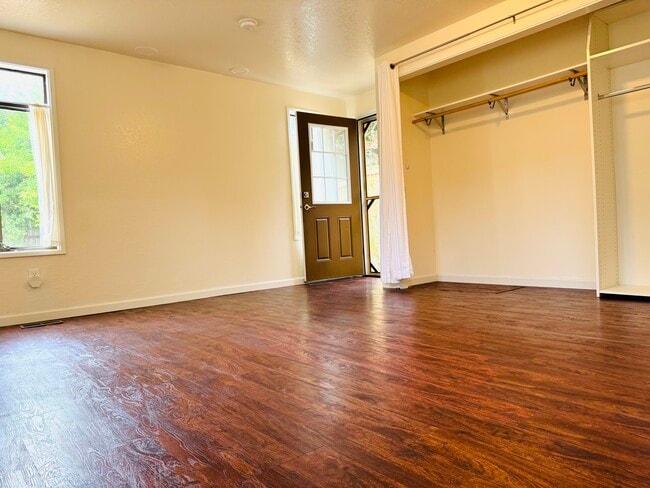 Building Photo - 1320 NW 27th St