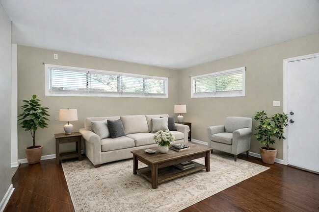 Foto del edificio - 2244 English Dr