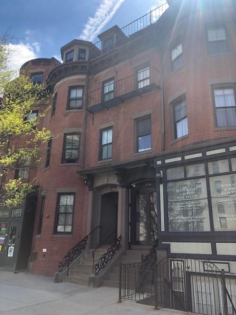 Building Photo - 806 Tremont St