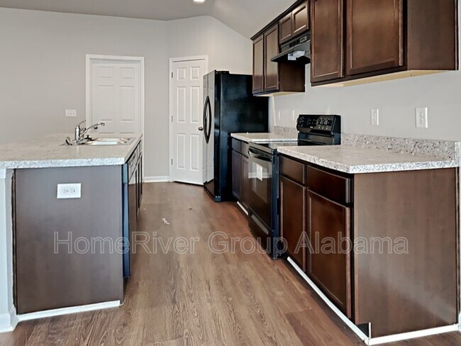 Building Photo - 16363 Creek Dr