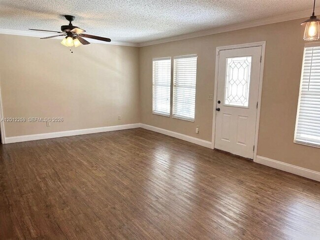 Foto del edificio - 4315 Peppergrass St