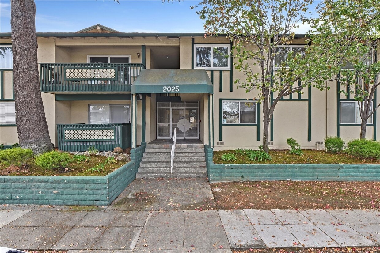 2025 California St Unit 42, Mountain View, CA 94040 Condo for Rent in