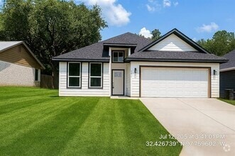 Building Photo - 1023 Mustang Trail