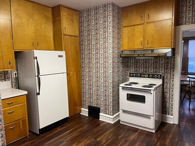 Foto del edificio - 204 E 3rd St