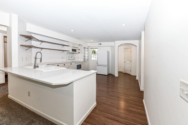 Foto del edificio - 559 Rivers Breeze Dr
