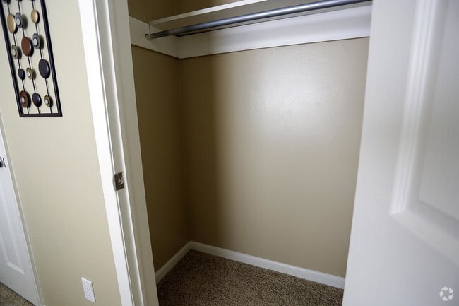 Closet - Aspire Fillmore