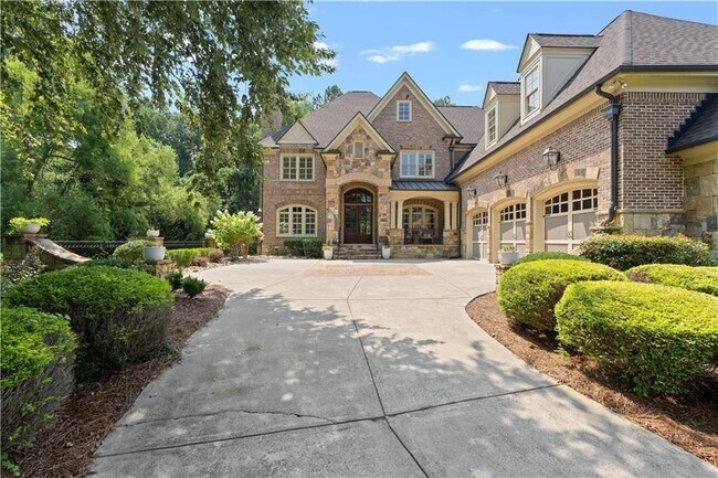 Foto del edificio - 6327 Howell Cobb Ct