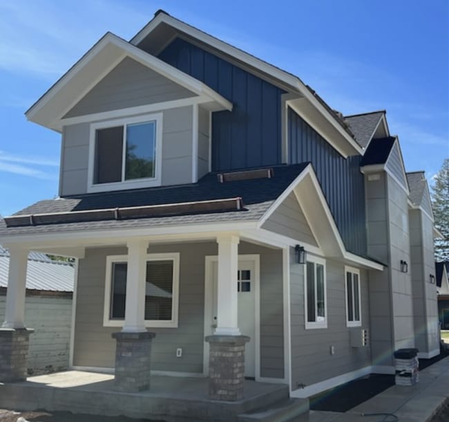 Building Photo - 413 N Ella Ave