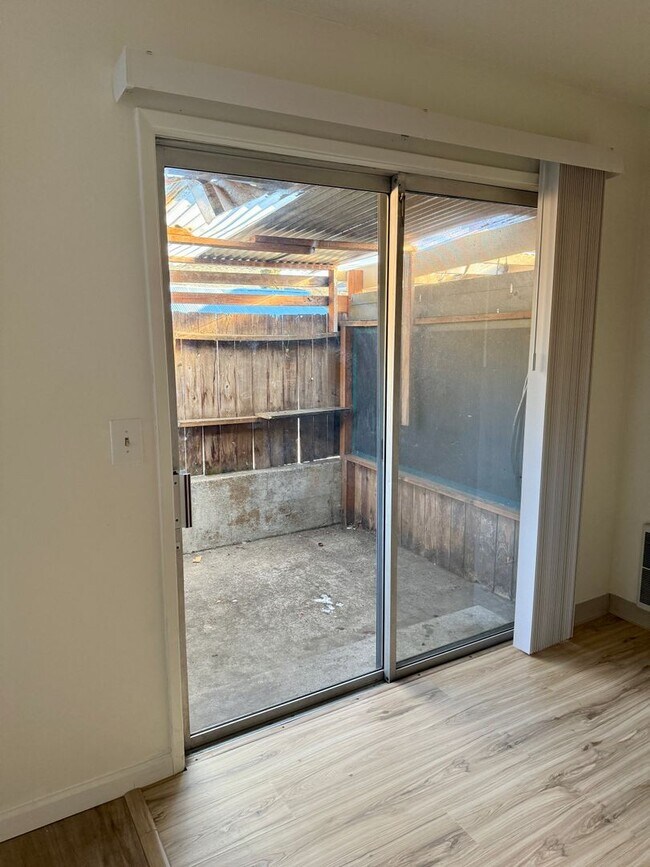 Foto del edificio - 2BR/1BA Fourplex Near Clark College