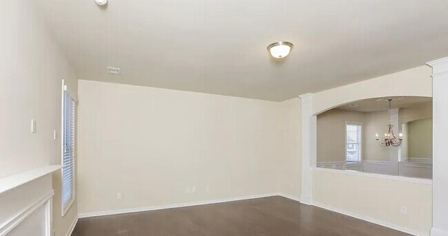 Building Photo - 151 Greenbank Dr