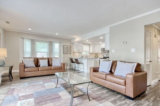 Building Photo - 1563 Elizabeth Rd