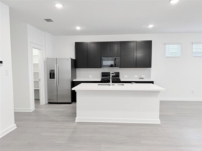 Foto del edificio - 148 Hartson Dr