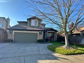 Building Photo - 8741 Holly Leaf Dr