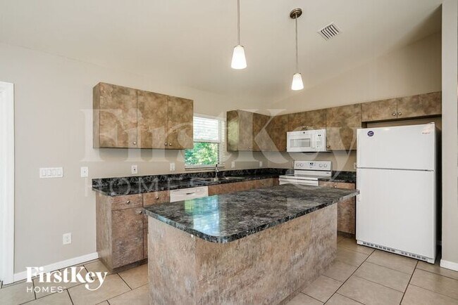 Foto del edificio - 6109 Higgins Ave