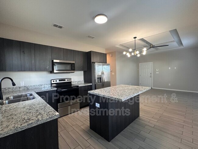 Building Photo - 3405 S Mia Ln