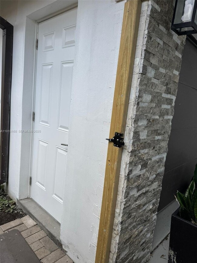 Building Photo - 15620 SW 146th Ave