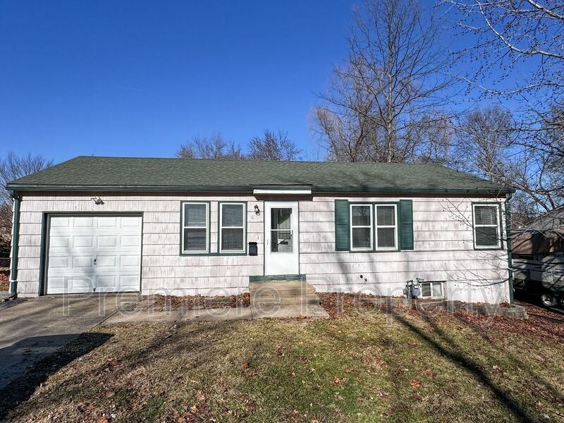 Foto principal - 16502 E 3rd St N