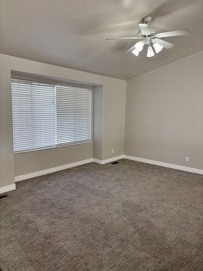 Foto del edificio - 405 W 375 N