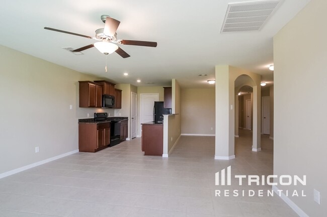 Building Photo - 316 Summer Horse Dr