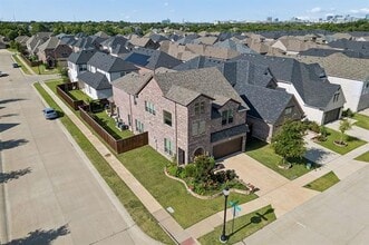 Building Photo - 4500 El Paso Dr