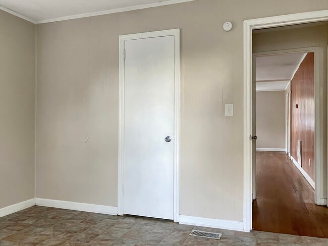 Building Photo - 1991 Higdon St