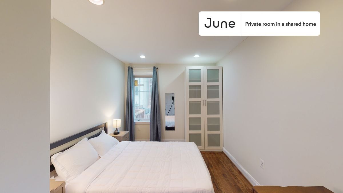 Private bedroom in 3 bed/2.5 bath Home - Private bedroom in 3 bed/2.5 bath Home