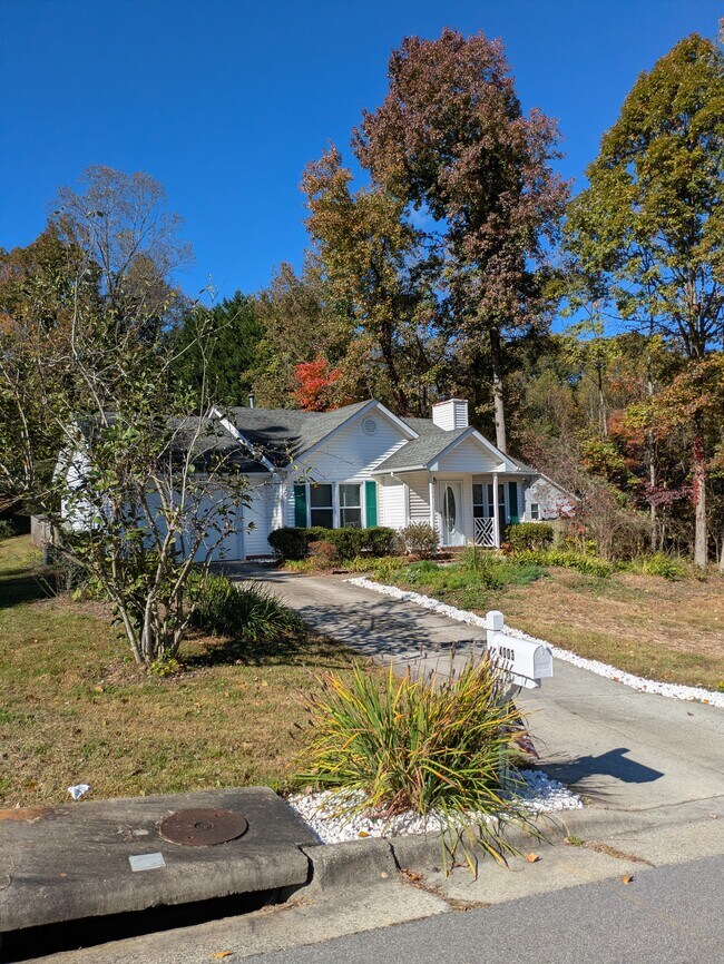 Foto del edificio - 4003 Persimmon Court