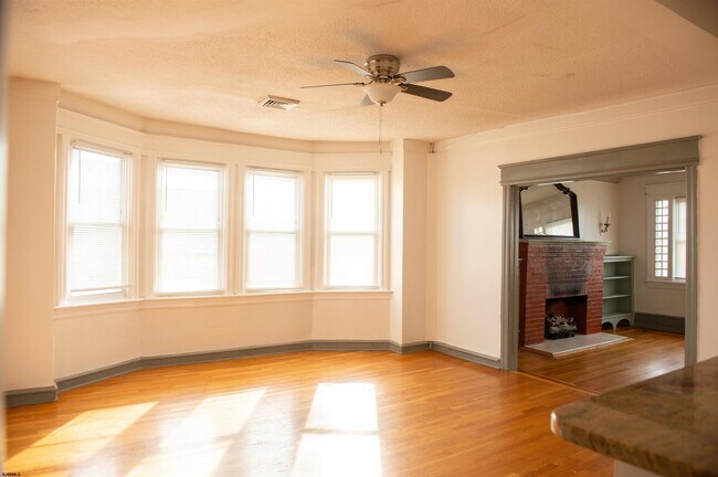 Building Photo - 3809 Ventnor Ave