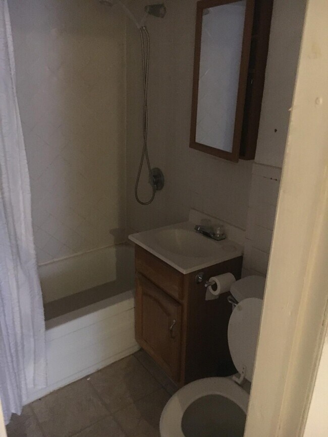 Building Photo - 44 Joy St