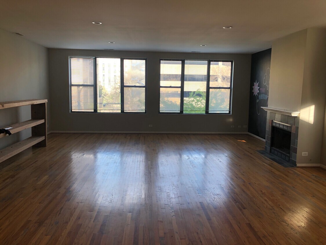 Foto principal - 1416 N Western Ave