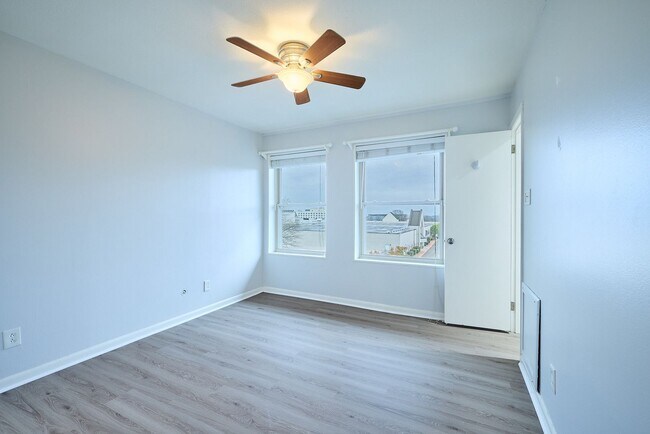 Foto del edificio - 6301 C St