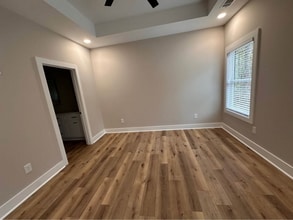 Building Photo - 7280 Franklin Way